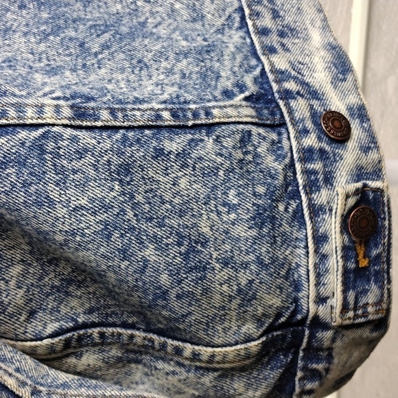 Levi's Vintage Blue Stone Wash Long Sleeve Button Front Trucker Jean Jacket - Picture 9 of 16